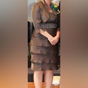 Gorgeous formal dress. I used as mother of the groom dress, only worn once!